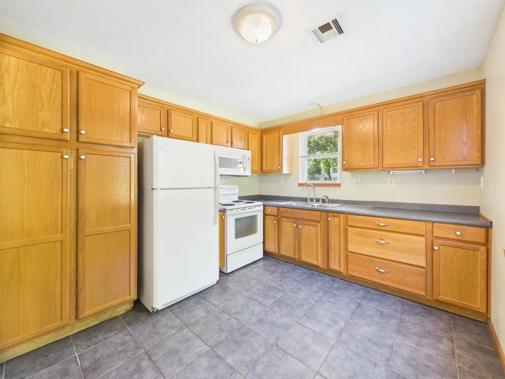 1453 S Pershing Court Wichita KS 67218