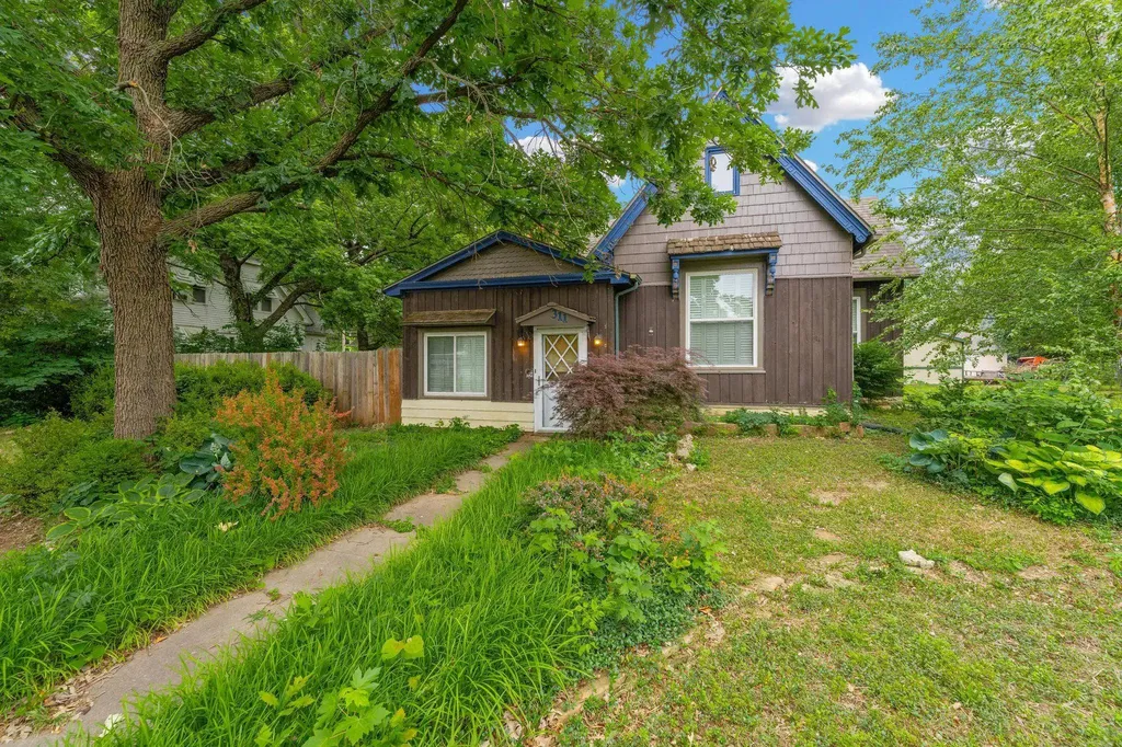 311 W 9th Avenue Winfield KS 67156