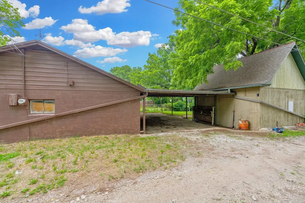 311 W 9th Winfield KS 67156