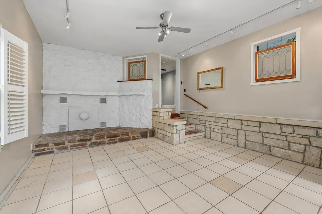 311 W 9th Winfield KS 67156