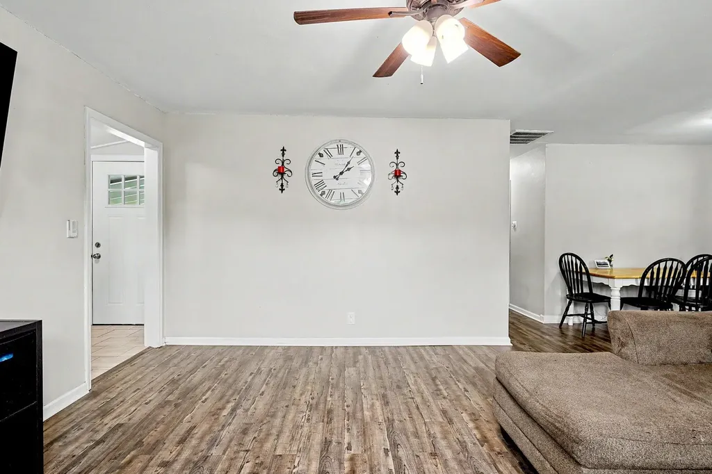 1300 E Cloverdale Drive Park City KS 67219