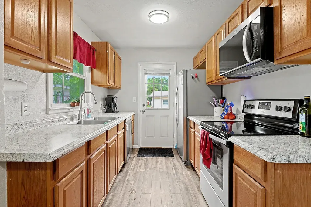 1300 E Cloverdale Drive Park City KS 67219