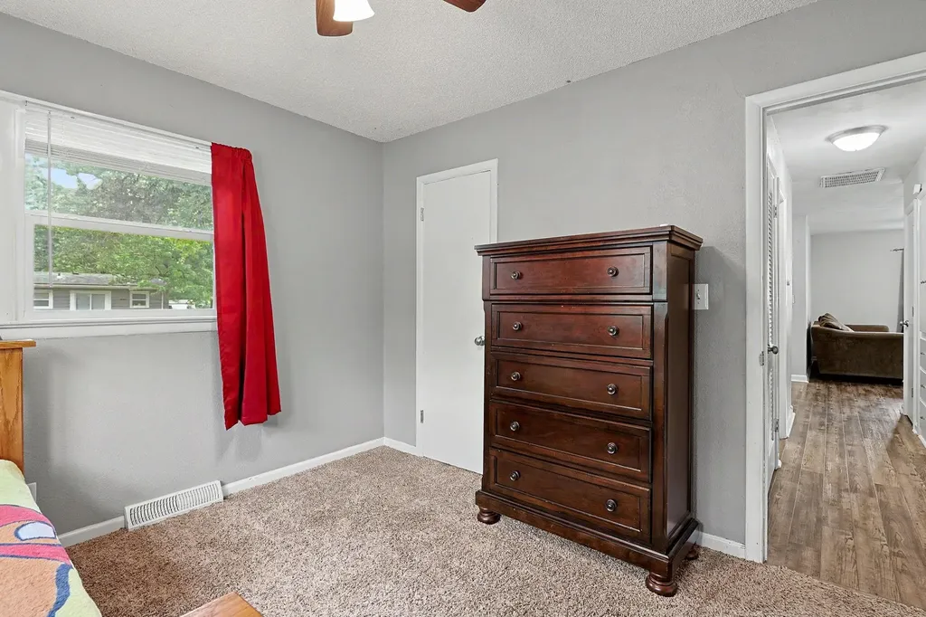 1300 E Cloverdale Drive Park City KS 67219