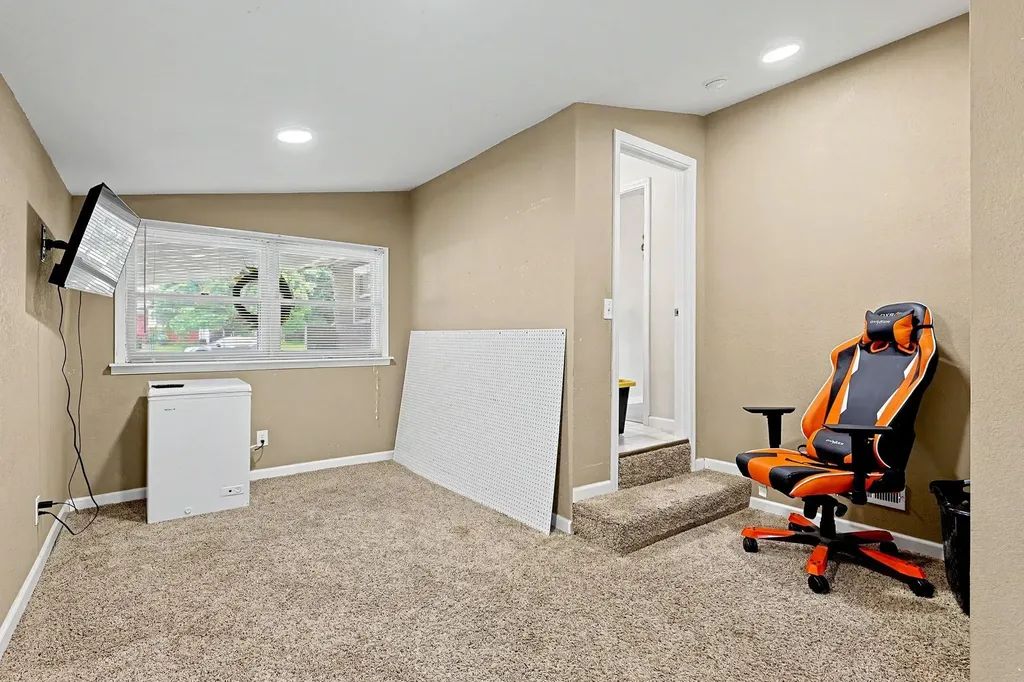 1300 E Cloverdale Drive Park City KS 67219