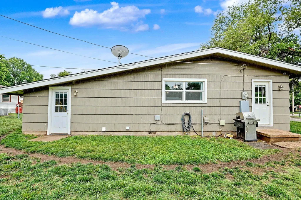 1300 E Cloverdale Drive Park City KS 67219