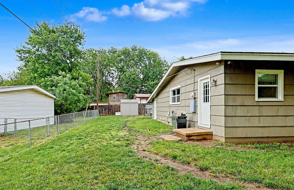 1300 E Cloverdale Drive Park City KS 67219