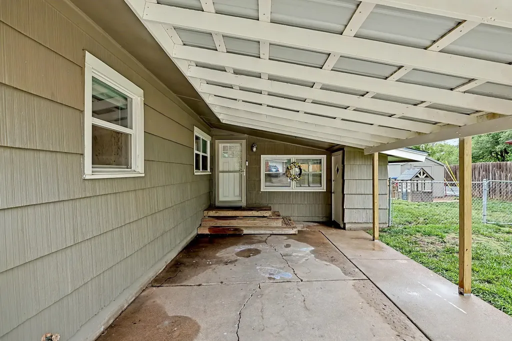 1300 E Cloverdale Drive Park City KS 67219