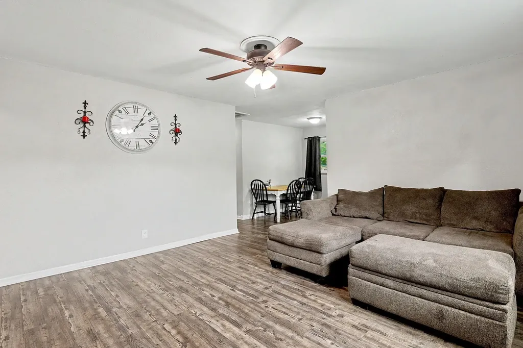 1300 E Cloverdale Drive Park City KS 67219