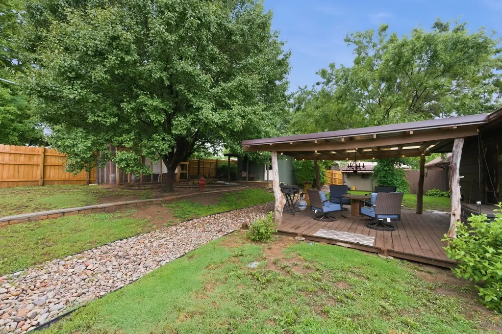 827 N Foulk Drive Belle Plaine KS 67013
