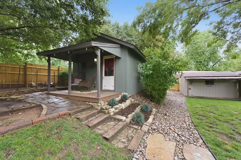 827 N Foulk Drive Belle Plaine KS 67013
