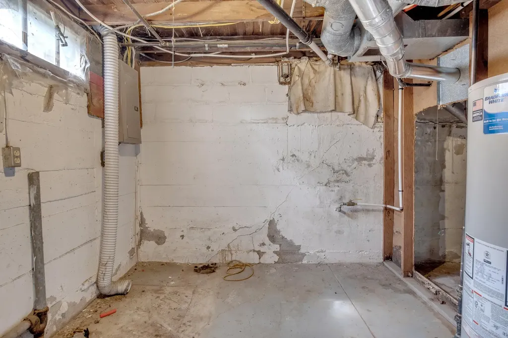 301 Old Main Newton KS 67114
