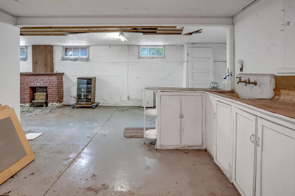 301 Old Main Newton KS 67114