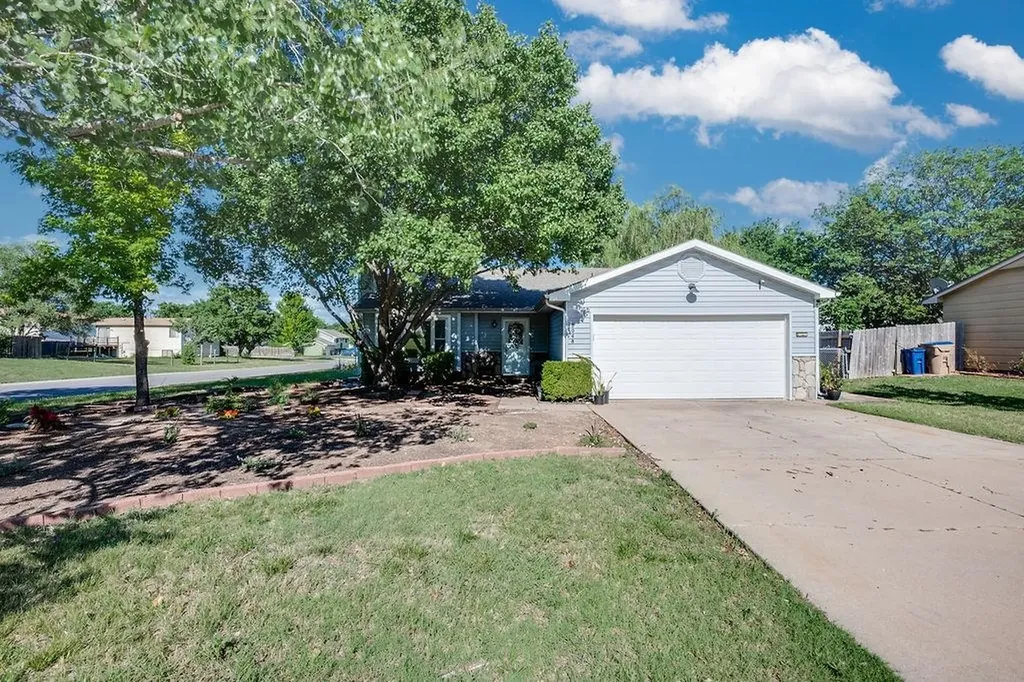 2048 N Forest Park Street Derby KS 67037