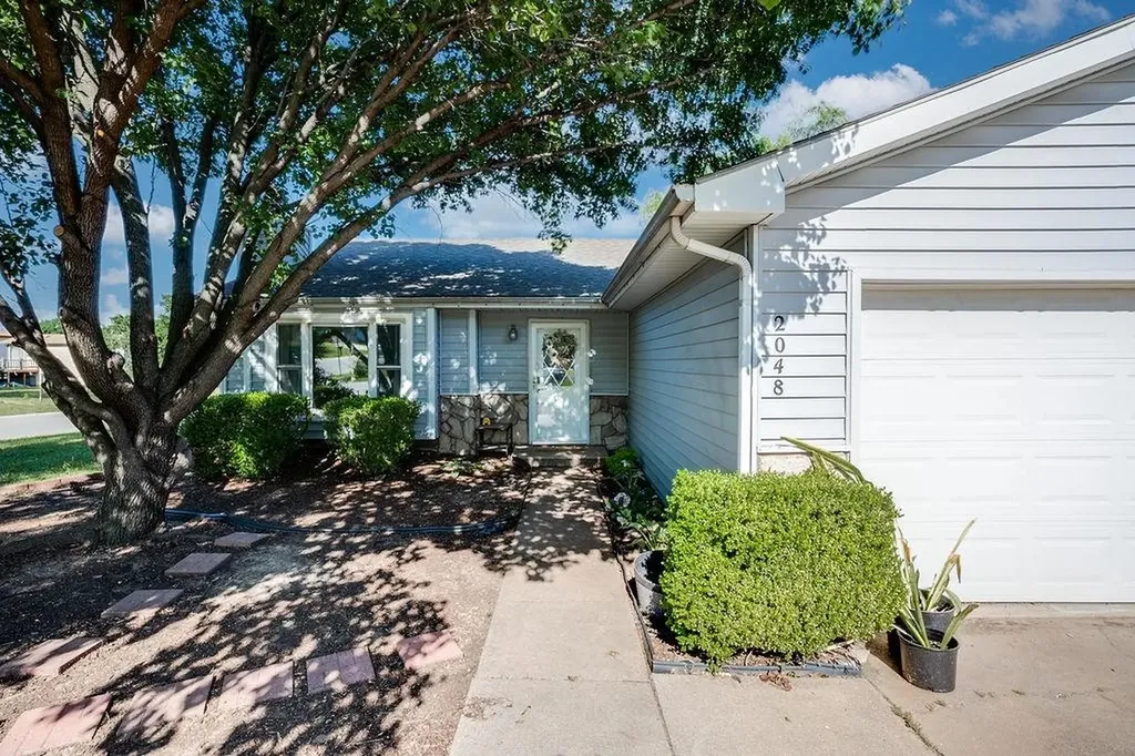 2048 N Forest Park Street Derby KS 67037