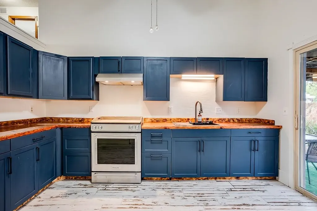 2048 N Forest Park Street Derby KS 67037
