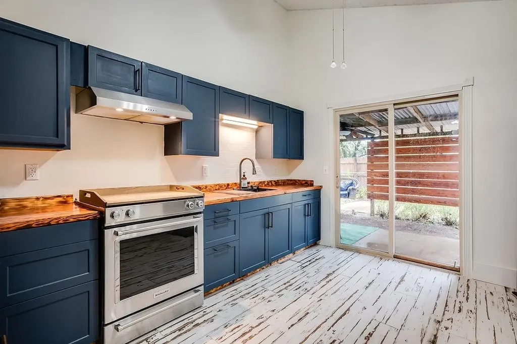 2048 N Forest Park Street Derby KS 67037