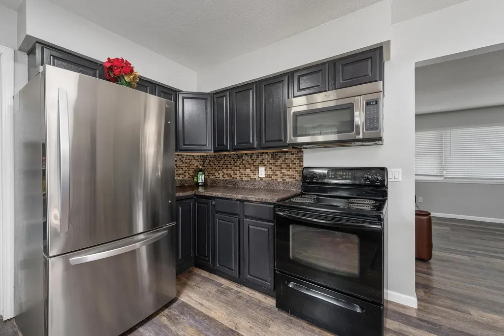 992 N Robin Road Wichita KS 67212