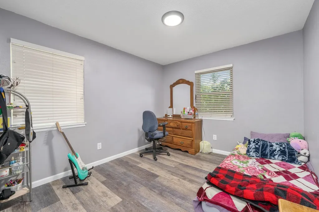 992 N Robin Road Wichita KS 67212
