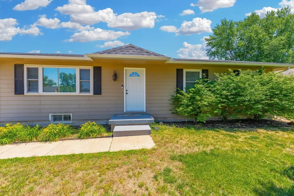 992 N Robin Road Wichita KS 67212