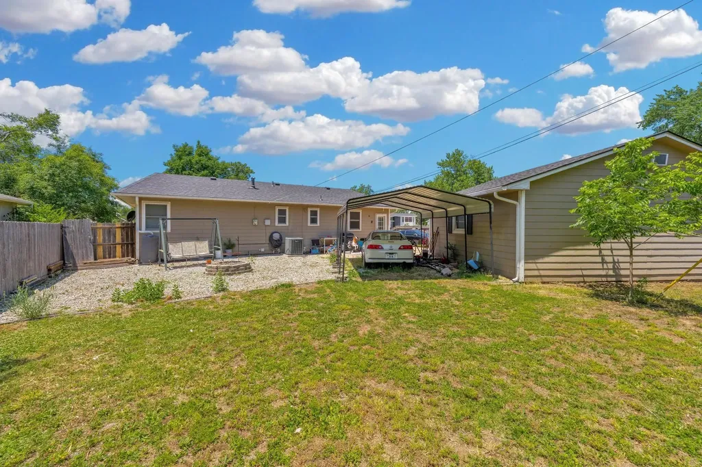 992 N Robin Road Wichita KS 67212