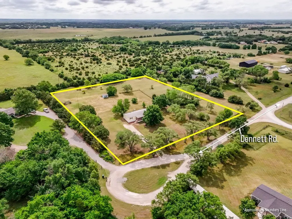 10582 Dennett Road Augusta KS 67010