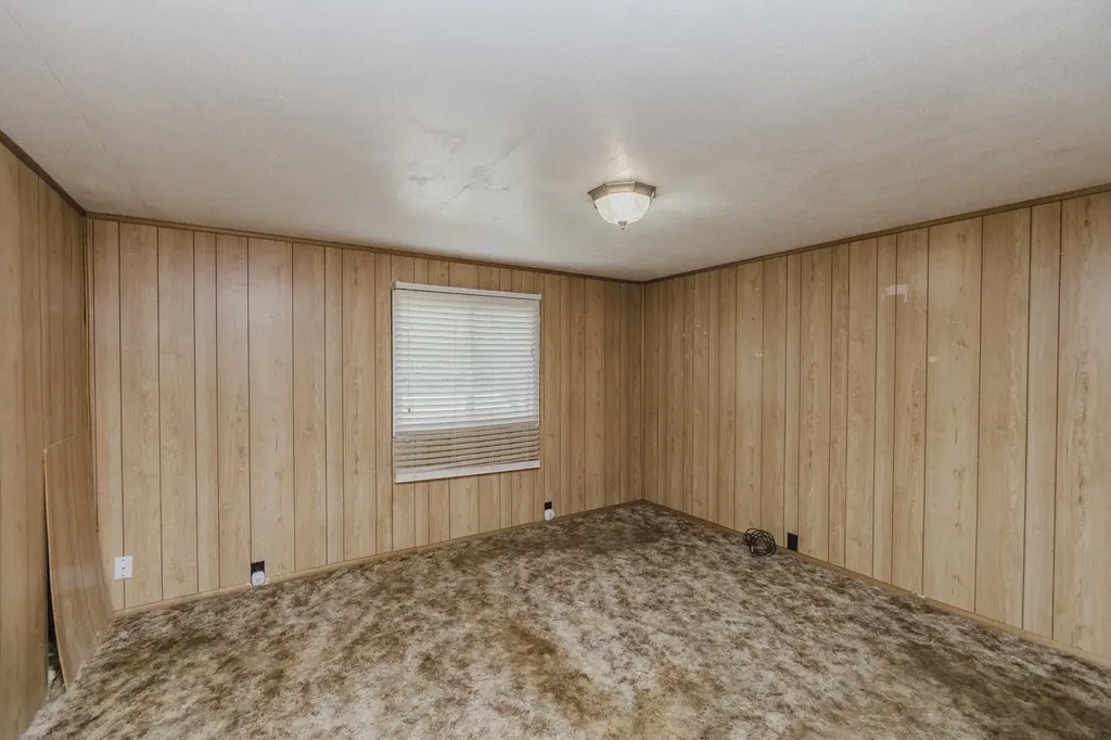 10582 Dennett Road Augusta KS 67010