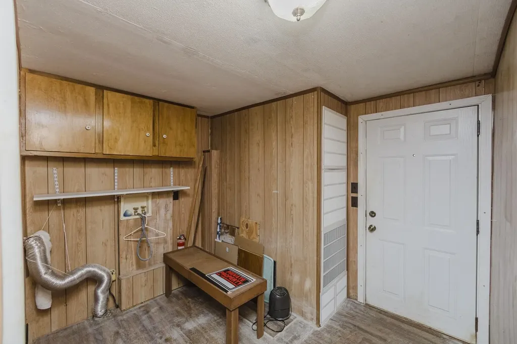 10582 Dennett Road Augusta KS 67010