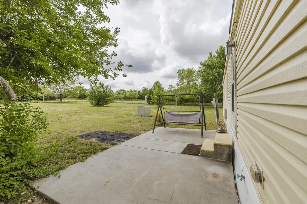 10582 Dennett Road Augusta KS 67010
