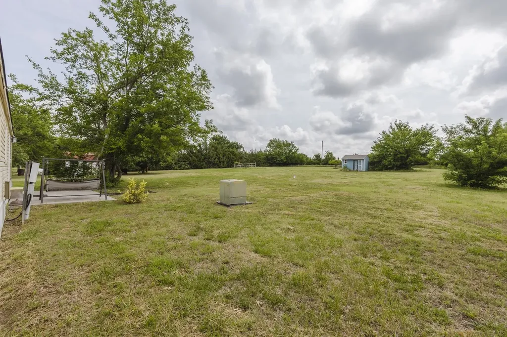 10582 Dennett Road Augusta KS 67010