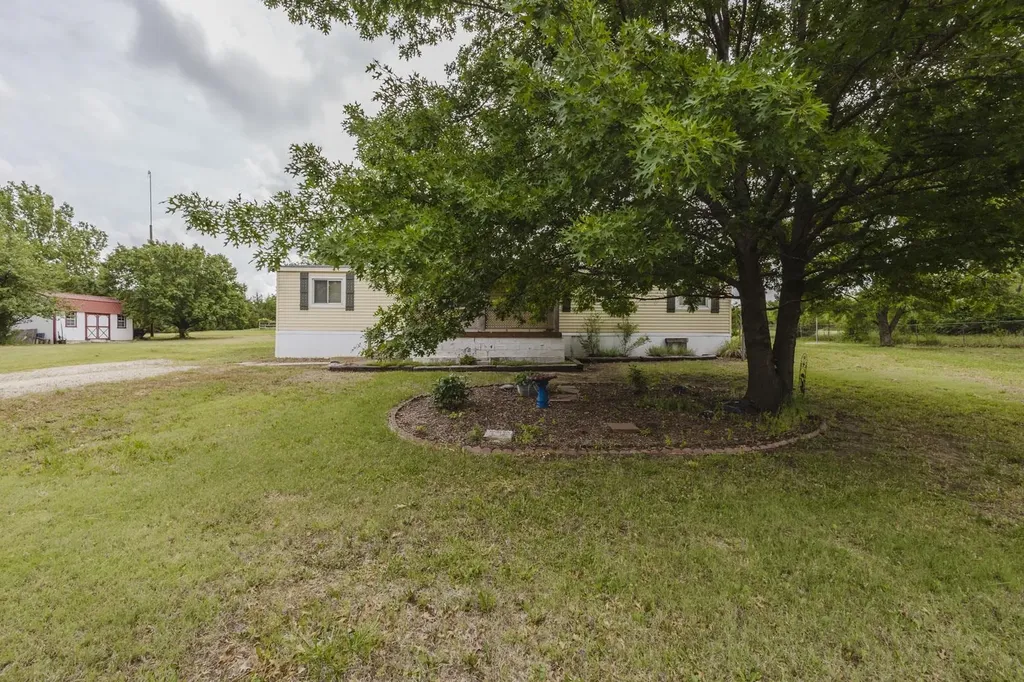 10582 Dennett Road Augusta KS 67010