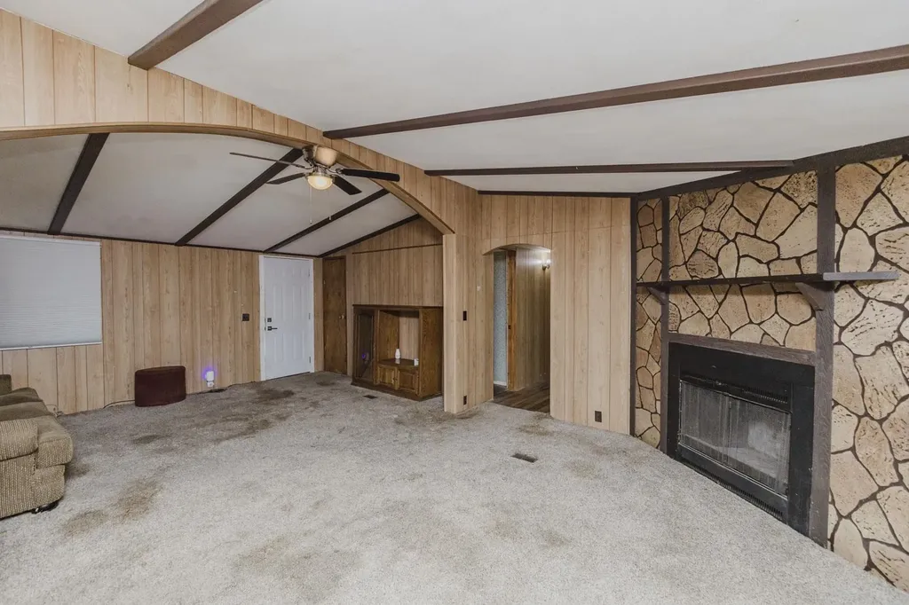 10582 Dennett Road Augusta KS 67010