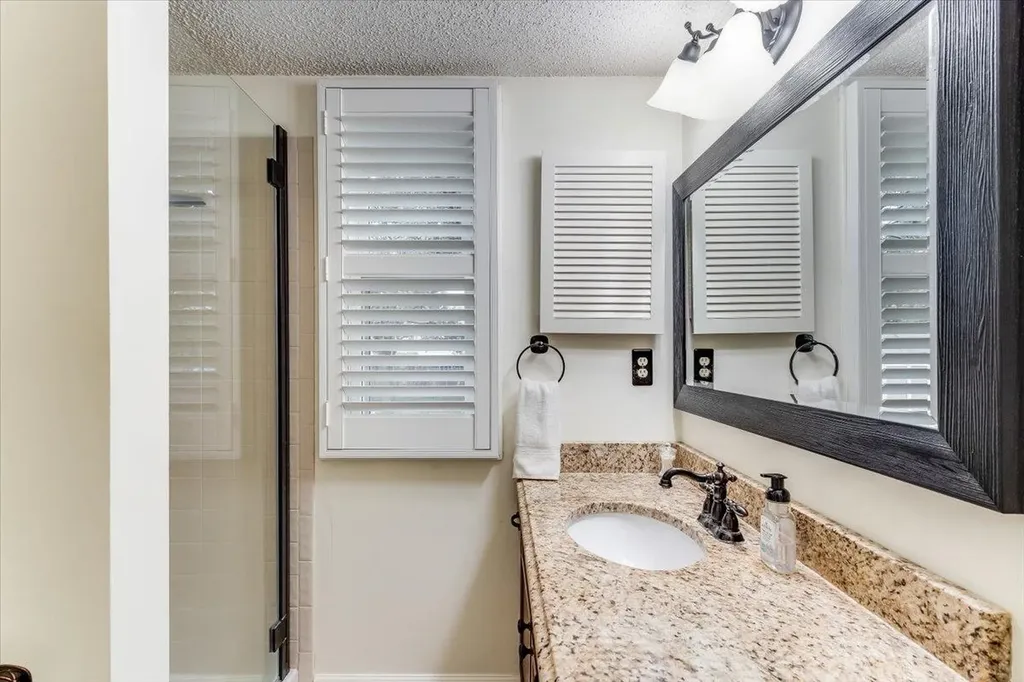 2206 N Basswood Court Derby KS 67037