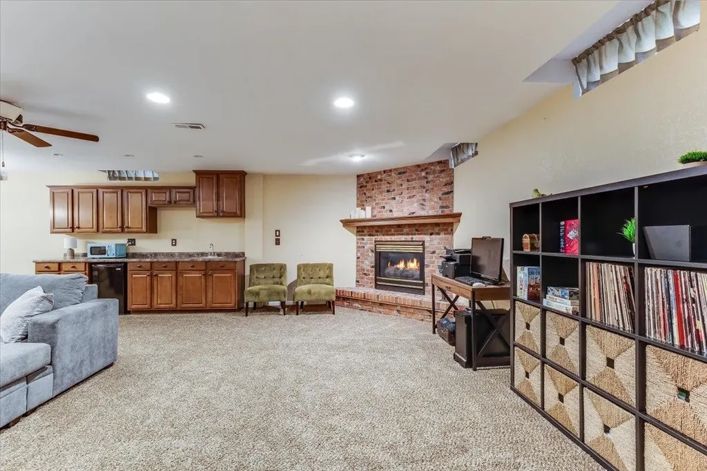 2206 N Basswood Court Derby KS 67037