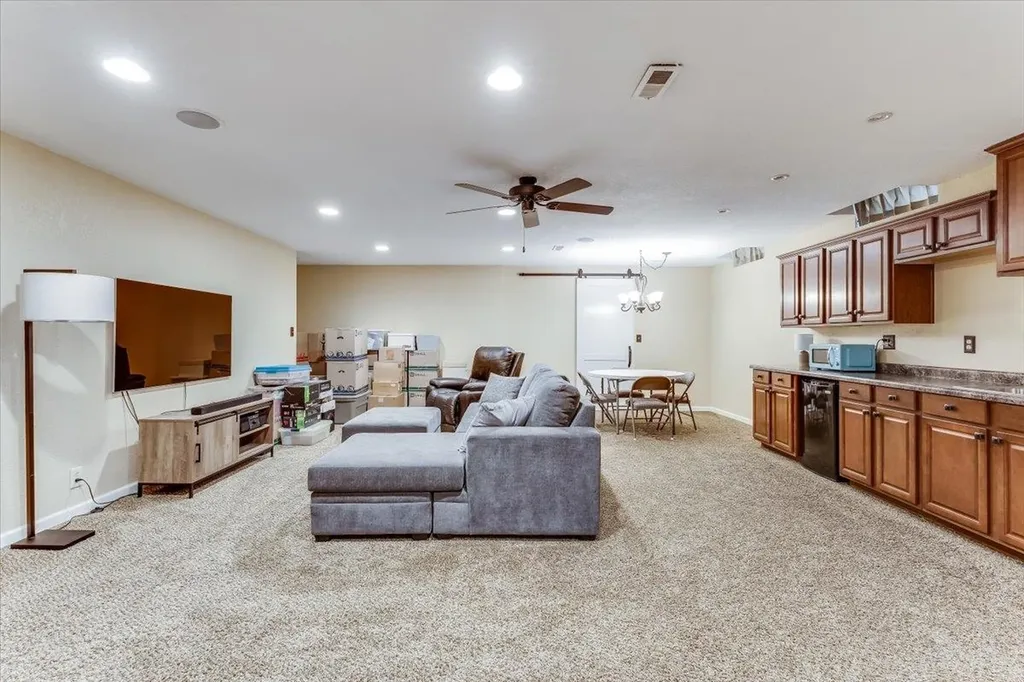 2206 N Basswood Court Derby KS 67037