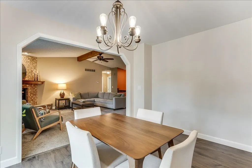 2206 N Basswood Court Derby KS 67037
