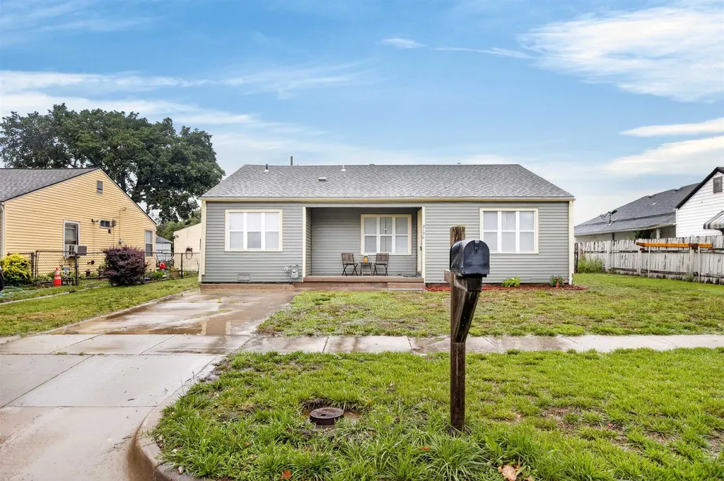 2120 E Random Wichita KS 67214