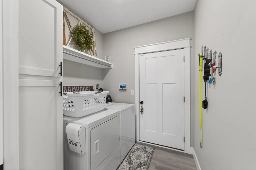 1265 E Park Glen Clearwater KS 67026