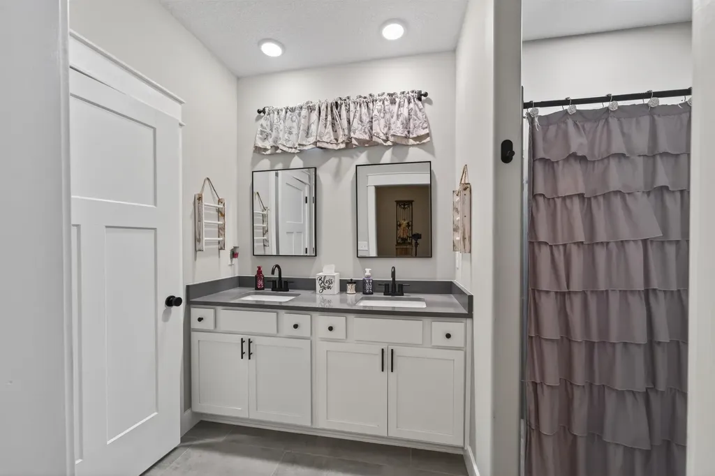 1265 E Park Glen Clearwater KS 67026
