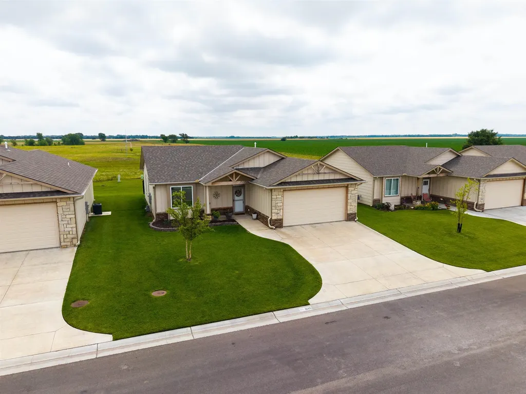 1265 E Park Glen Clearwater KS 67026