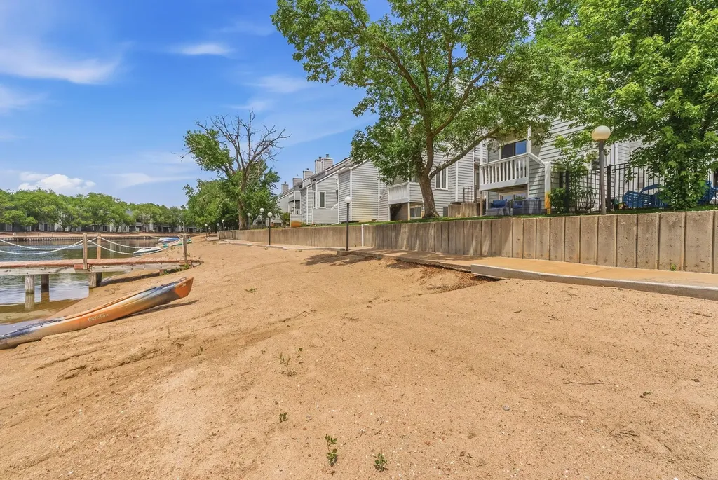 1137 N Lakewind Wichita KS 67212