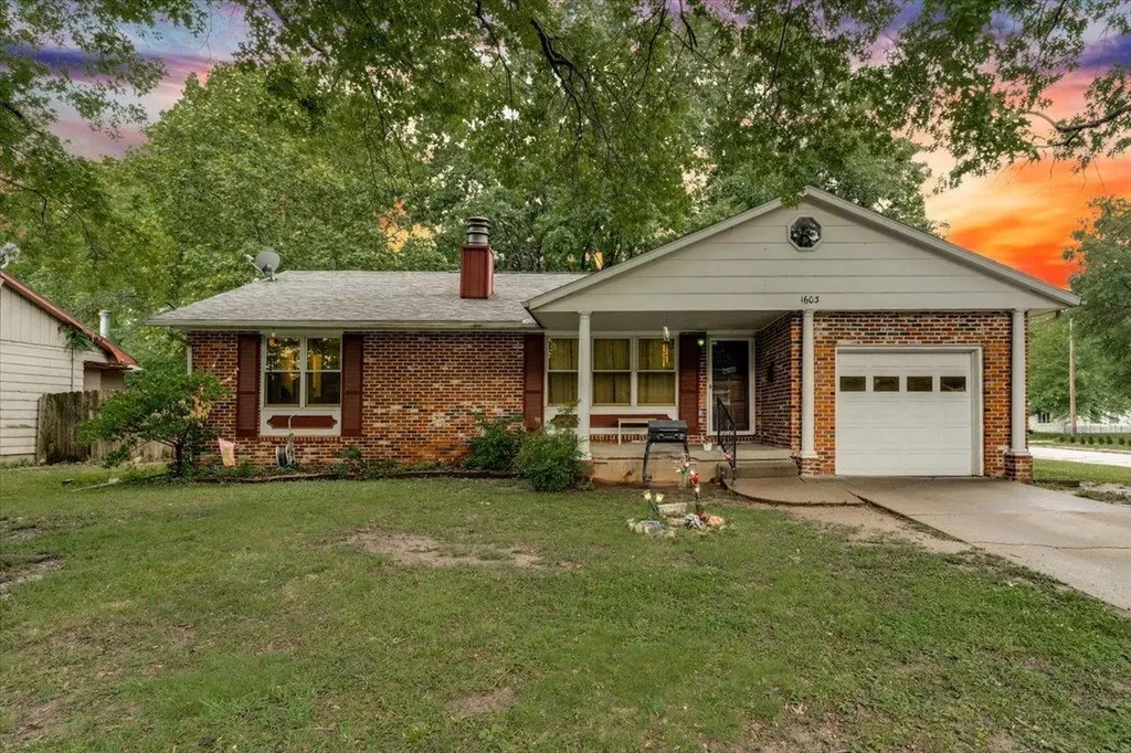 1603 Mound Street Winfield KS 67156