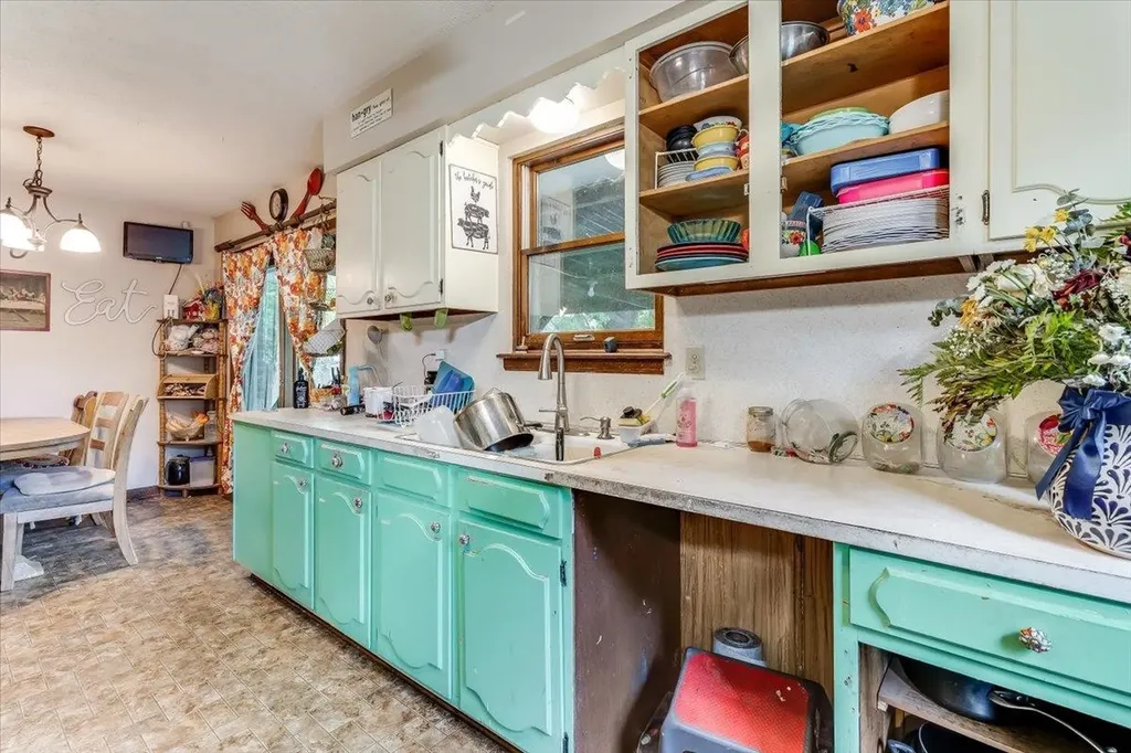 1603 Mound Street Winfield KS 67156