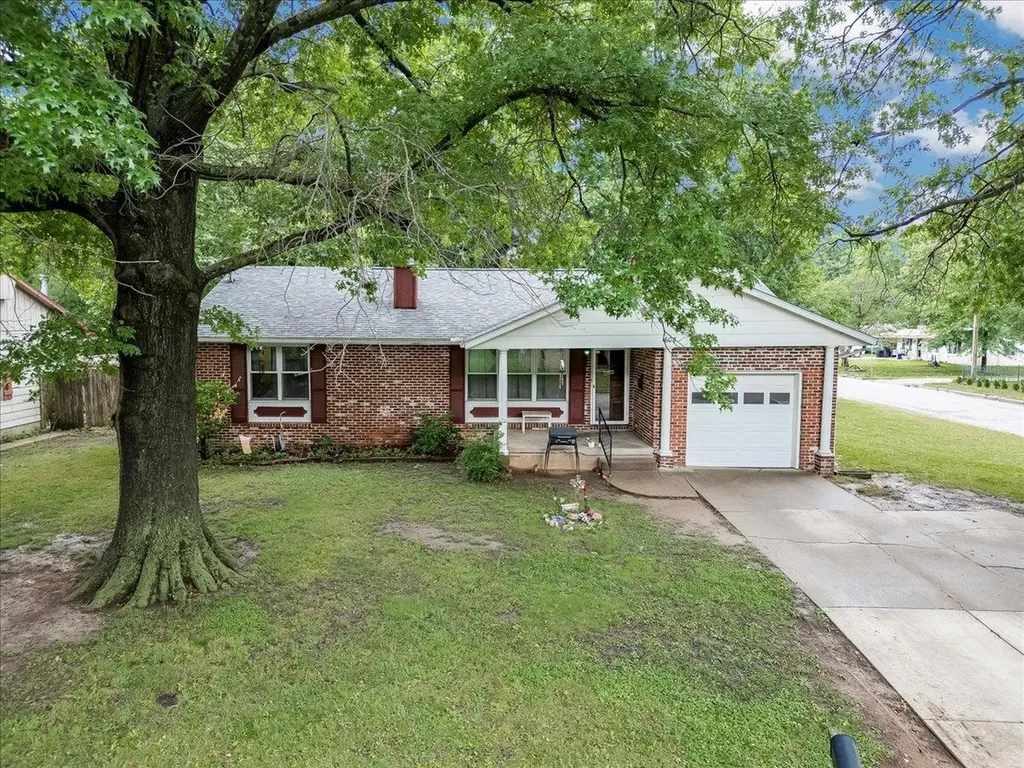 1603 Mound Street Winfield KS 67156