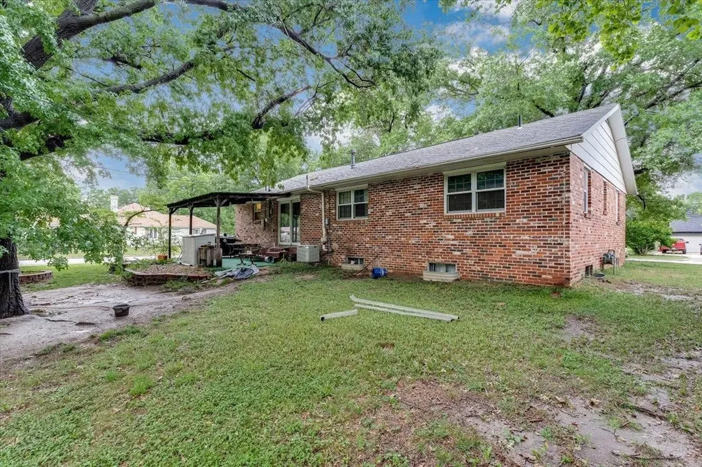 1603 Mound Street Winfield KS 67156