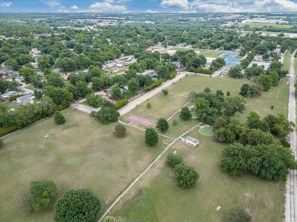 1603 Mound Street Winfield KS 67156