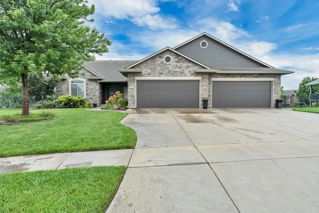 2020 N Newberry Street Derby KS 67037