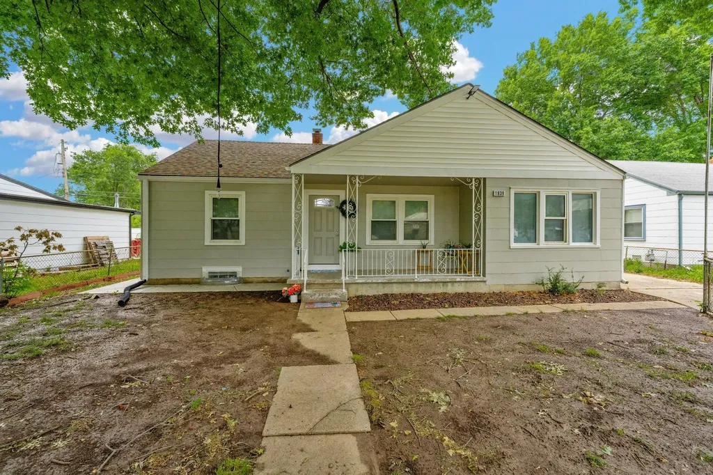 1839 S Bleckley Wichita KS 67218