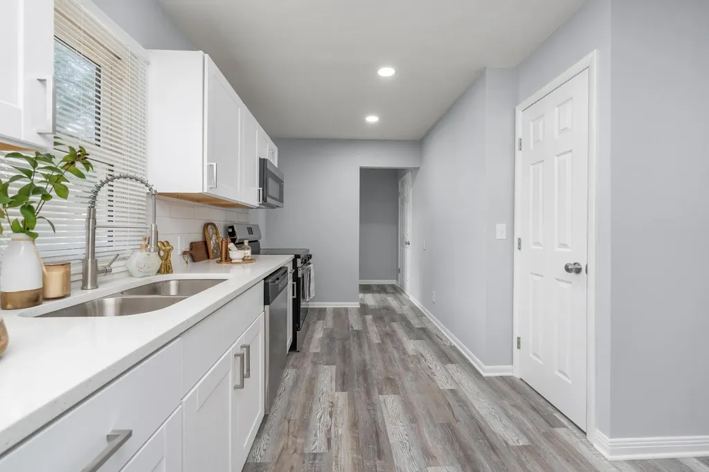 1839 S Bleckley Wichita KS 67218