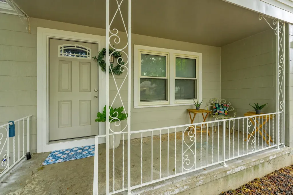 1839 S Bleckley Wichita KS 67218