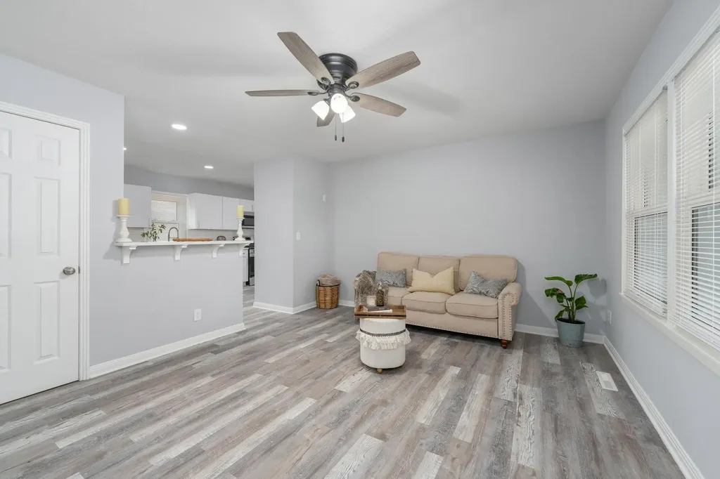 1839 S Bleckley Wichita KS 67218
